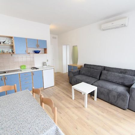 Cozy Beach Apartments Makarska Exteriör bild