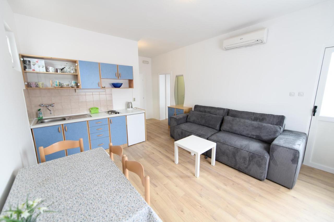 Cozy Beach Apartments Makarska Exteriör bild