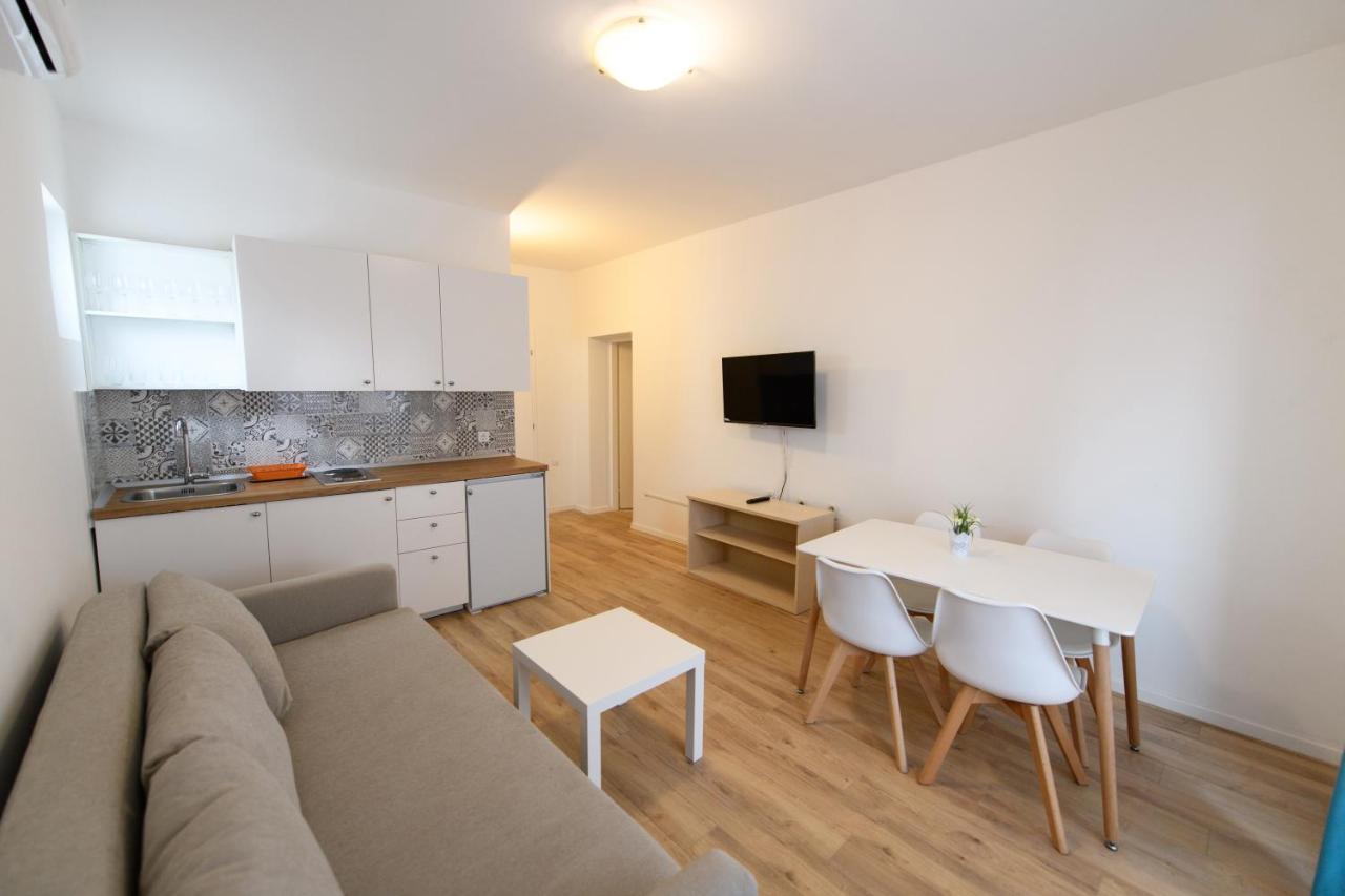 Cozy Beach Apartments Makarska Exteriör bild